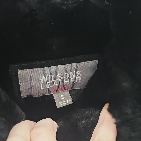 Wilsons Genuine Leather Kids Black Coat Size Small - Picture 2 of 15